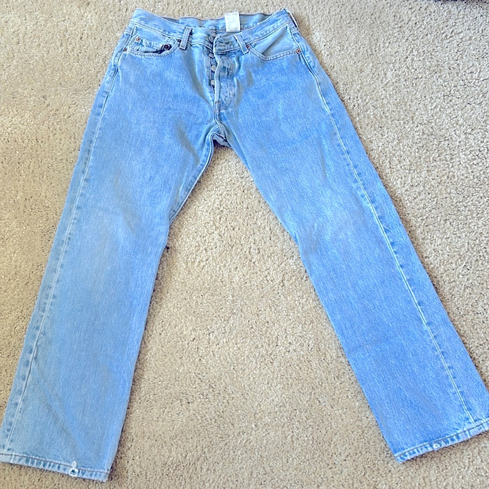 Vintage LEVIS. Great condition 100% cotton. Waist 14”